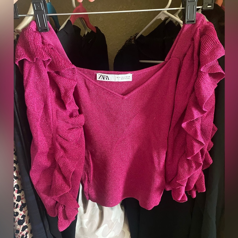 Zara Fuchsia Ruffle-Sleeve V-Neck Knit Top - Picture 2 of 3